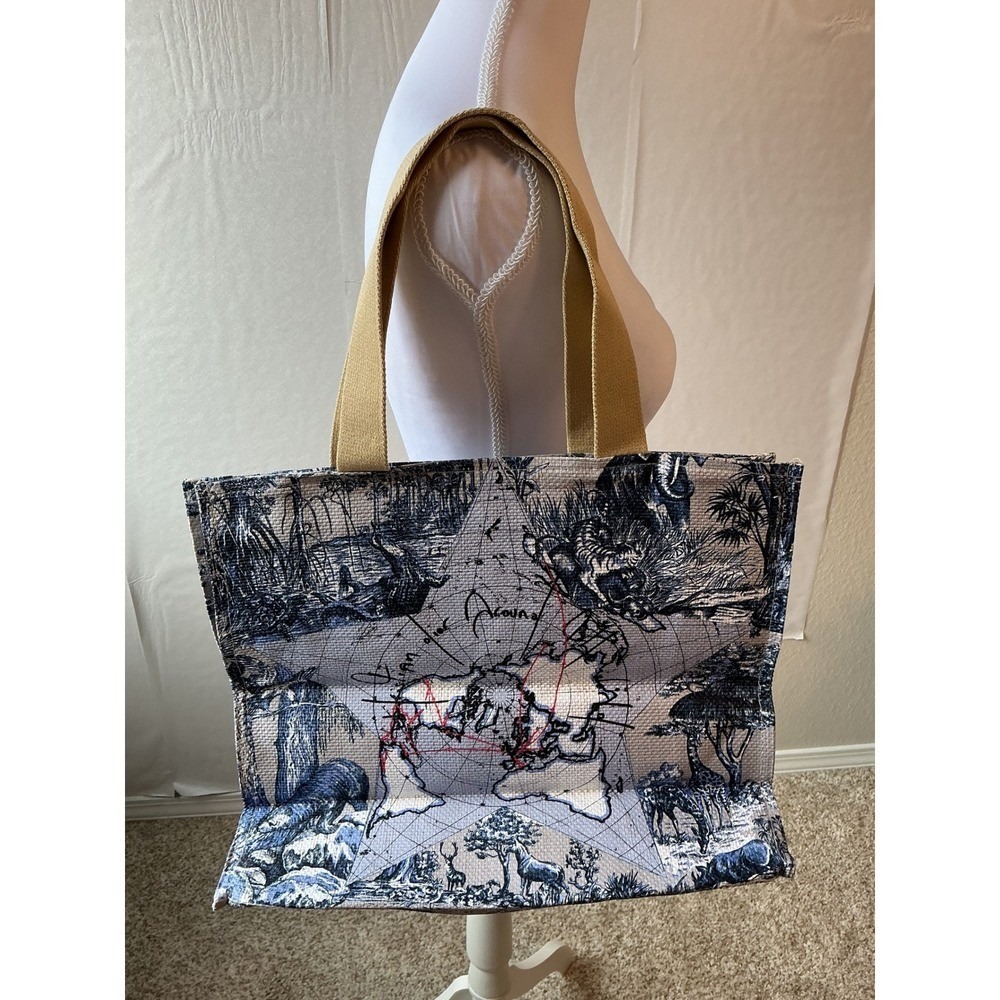 Dior Beauty Blue Toile De Jouy World Map Star Paper Straw Tote Bag OS Beach Tote - Picture 5 of 8